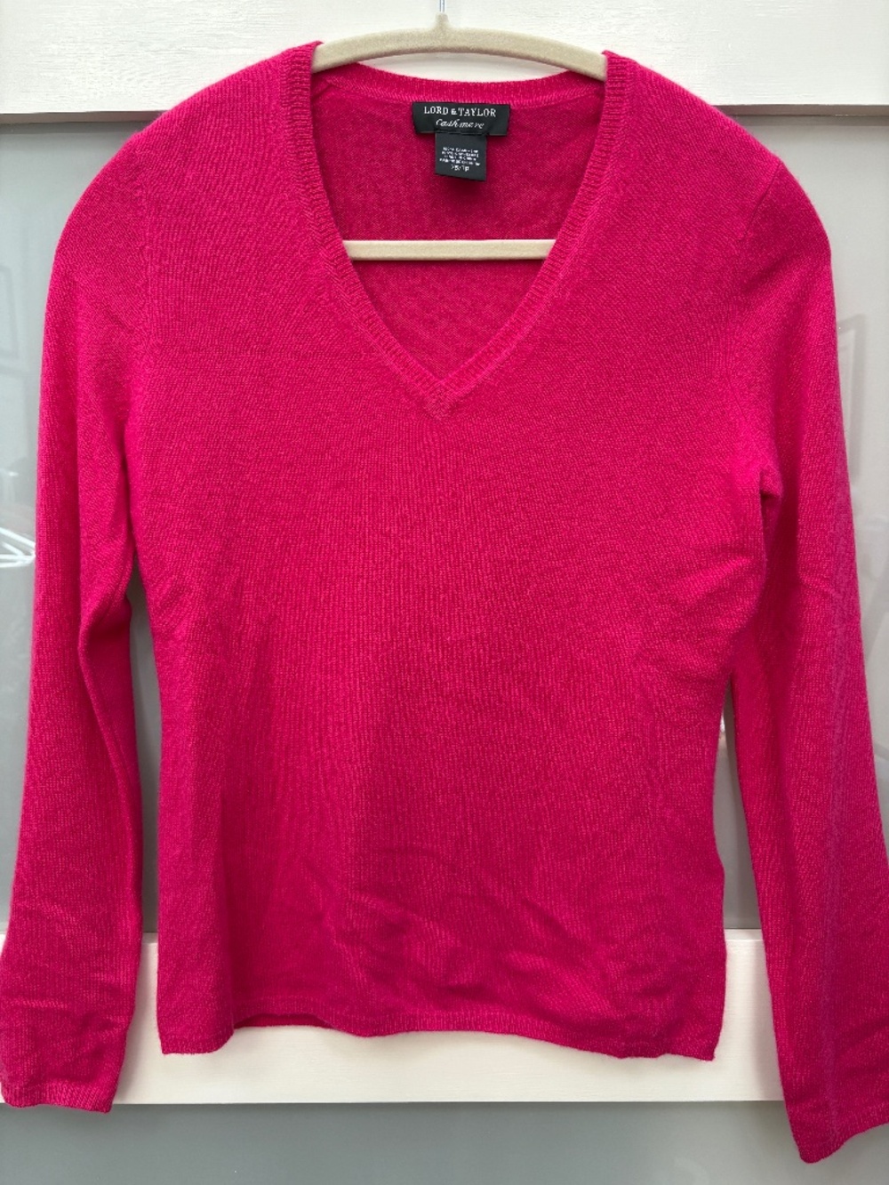 XS Lord and Taylor Bright Pink V-Neck Cashmere Sweater